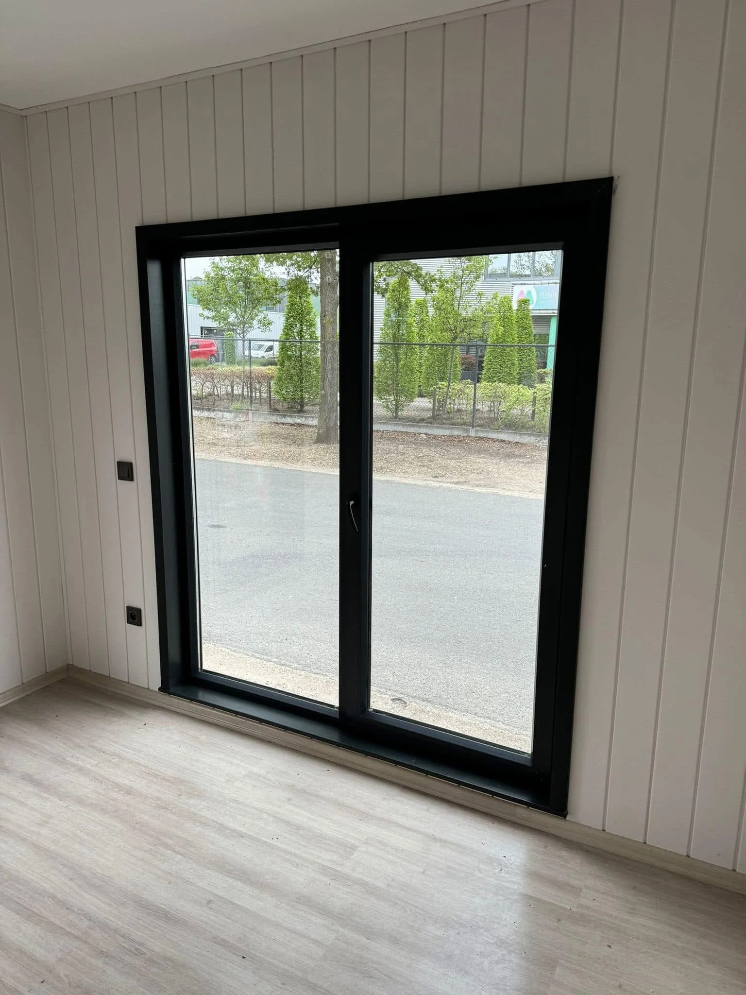 bureau de jardin isolé 10,5 m² pas cher – module reconditionné haut de gamme